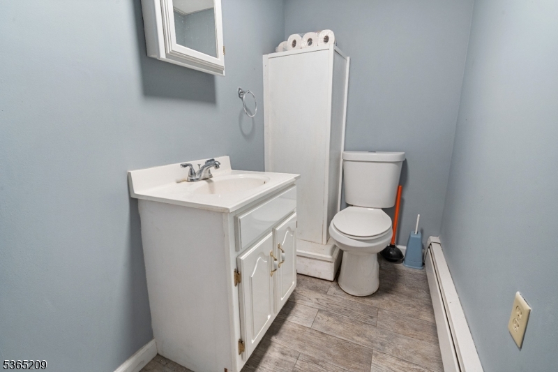 OUTDOOR TRUCK PARKING - Commercial Lease