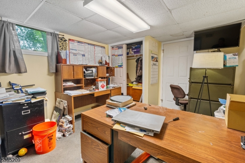 OUTDOOR TRUCK PARKING - Commercial Lease