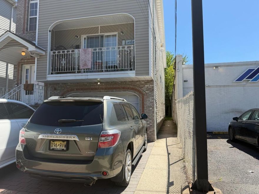 Nicely updated and very spacious one-bedroom apartment located on the ground floor. Large living room/dining, EIK, fully updated bathroom, all appliances are included. Available immediately. Landlord requires NTN RENTAL APPLICATION, CREDIT REPORT AND PROOFOF INCOME.