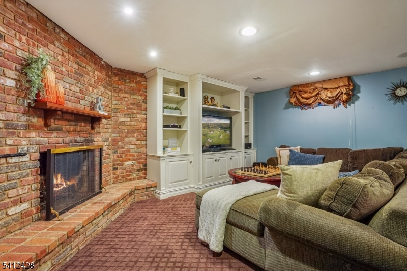 DEERFIELD SECTION - Residential