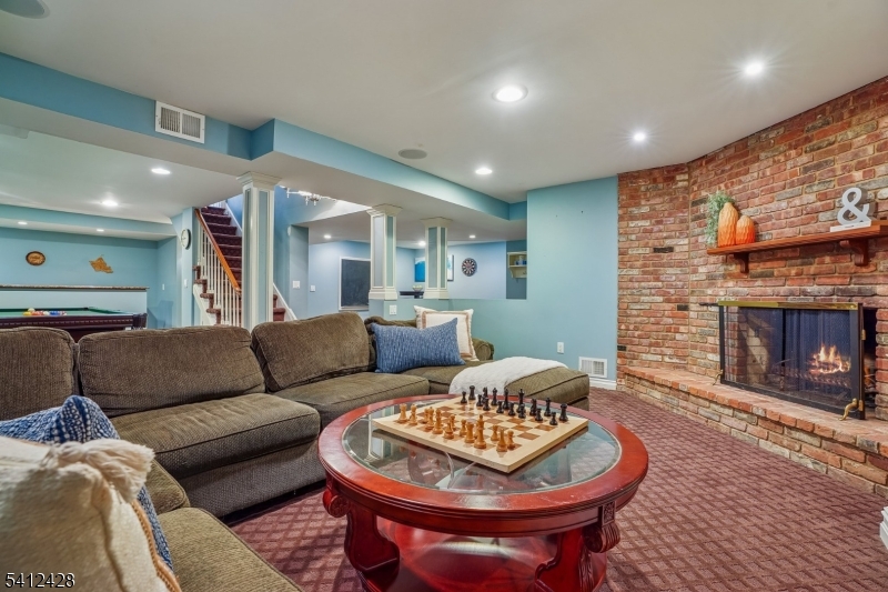 DEERFIELD SECTION - Residential