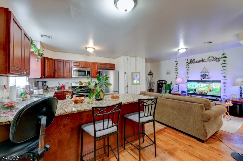 North Newark - Commercial Sale