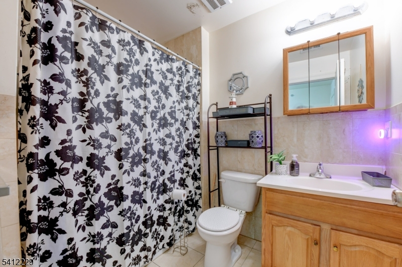 North Newark - Commercial Sale