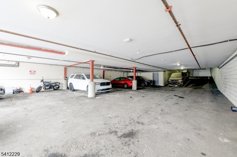 North Newark - Commercial Sale