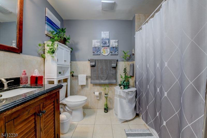 North Newark - Commercial Sale