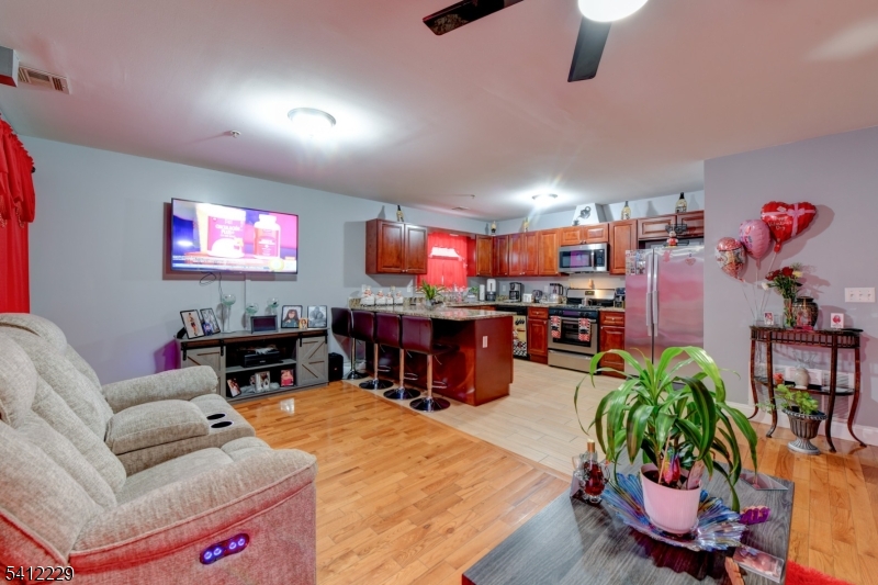 North Newark - Commercial Sale