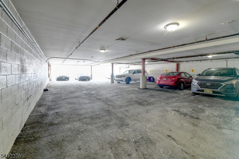 North Newark - Commercial Sale