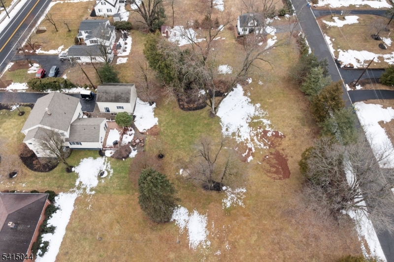 OLD Amwell Rd, quiet street - Residential
