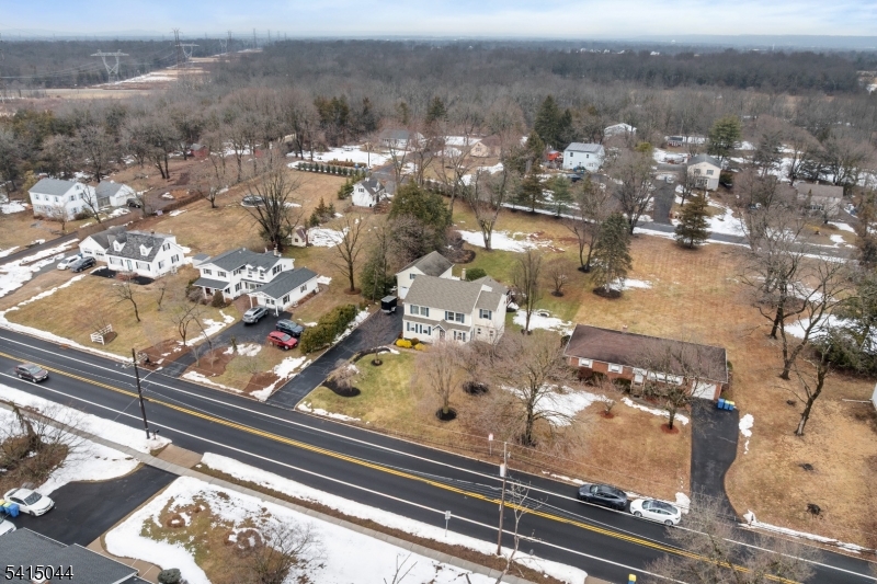 OLD Amwell Rd, quiet street - Residential