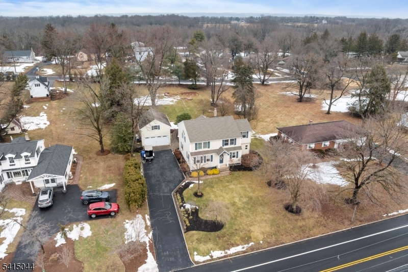 OLD Amwell Rd, quiet street - Residential