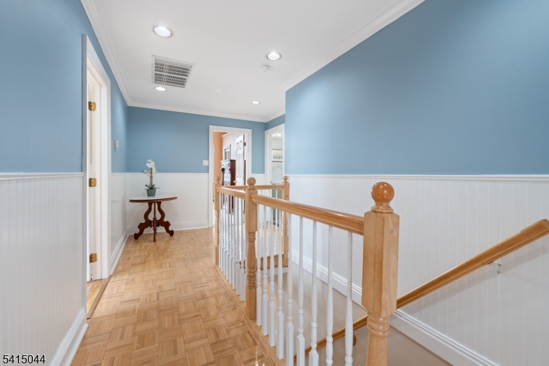 OLD Amwell Rd, quiet street - Residential