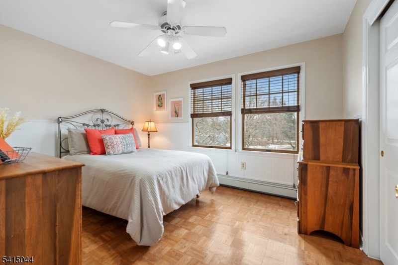 OLD Amwell Rd, quiet street - Residential