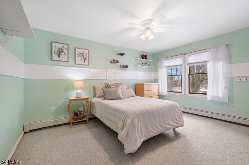 OLD Amwell Rd, quiet street - Residential