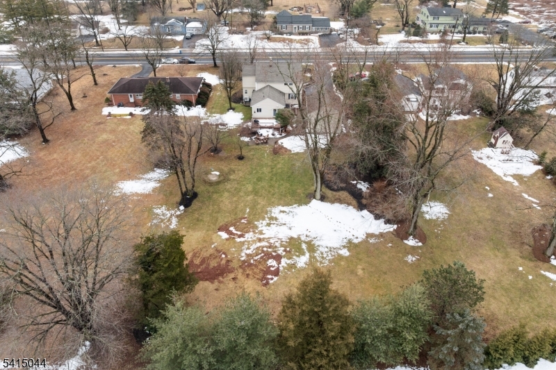 OLD Amwell Rd, quiet street - Residential