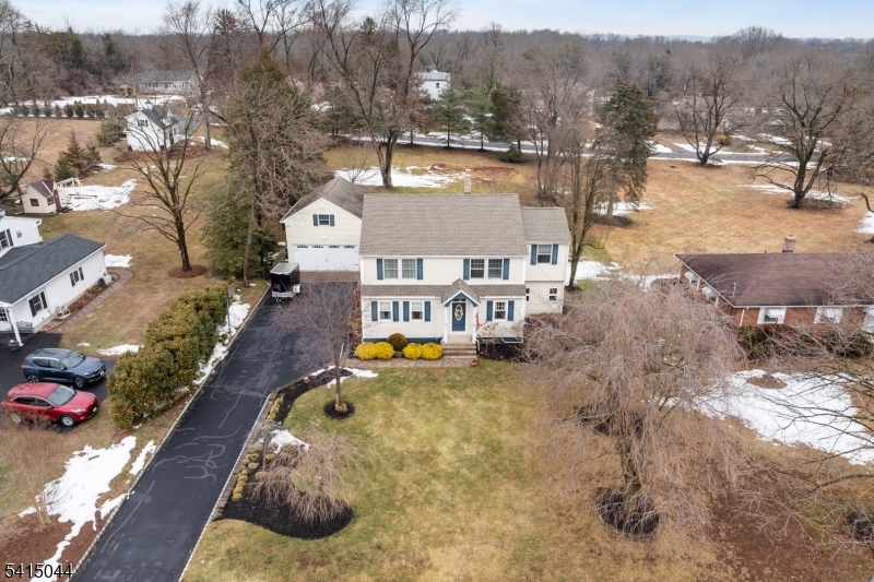 OLD Amwell Rd, quiet street - Residential