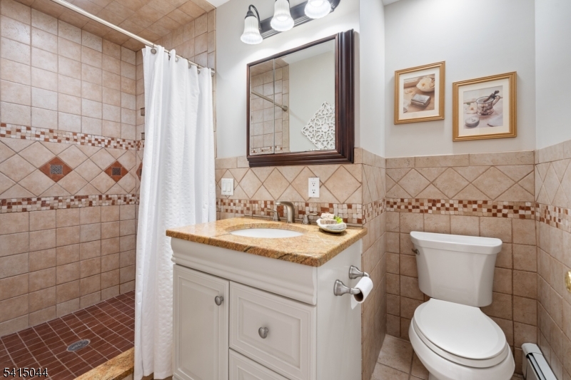 OLD Amwell Rd, quiet street - Residential