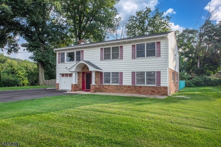 Photo 1 of 32 — 1 James Dr, Mount Arlington Boro, NJ 07856
