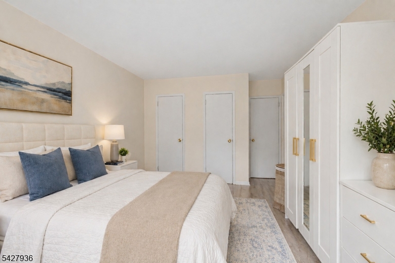 Parkway House - Residential