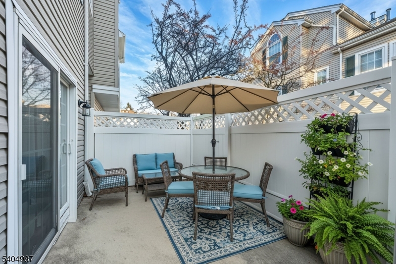 Rose Arbor - Residential