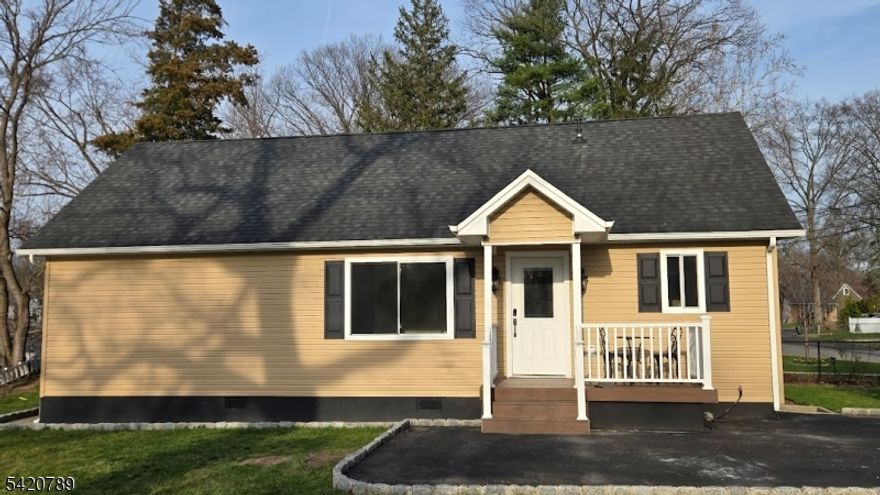 Enjoy the peace of mind of a modern build with the character of an established neighborhood. Single-Level Living: A functional 3-bedroom, 1-bath layout designed for comfort and accessibility. Upgraded Kitchen: Featuring sleek granite countertops, stainless steel appliances, and an eat-in layout.