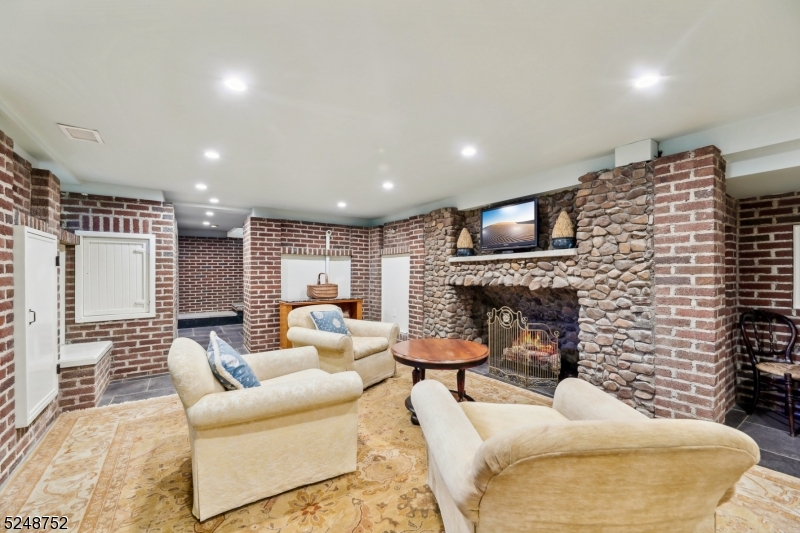 Upper Wyoming - Residential