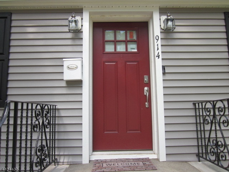 Photo 1 of 12 — 914 Oak St, Roselle Boro, NJ 07203