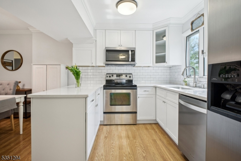 51 Mt Kemble Ave 212 212
