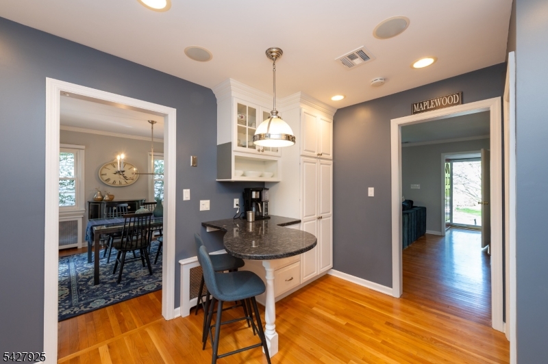 COLLEGE HILL - Residential