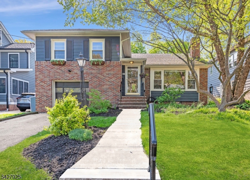 COLLEGE HILL - Residential