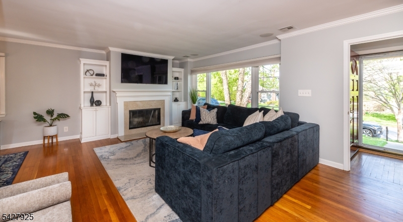 COLLEGE HILL - Residential
