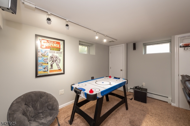 COLLEGE HILL - Residential