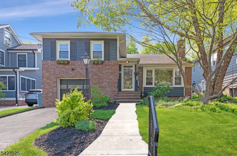 COLLEGE HILL - Residential