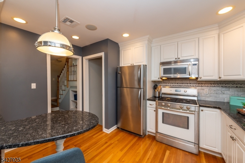 COLLEGE HILL - Residential