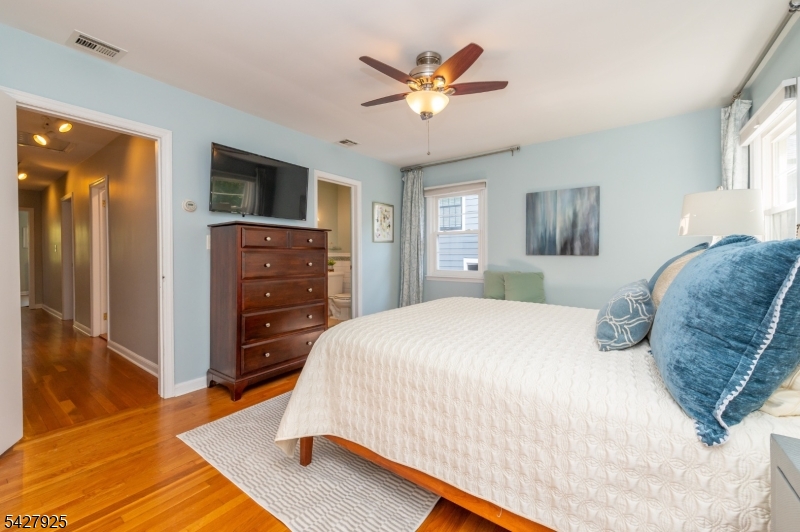 COLLEGE HILL - Residential