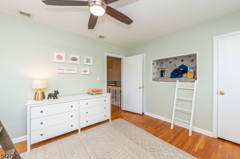 COLLEGE HILL - Residential