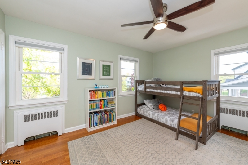 COLLEGE HILL - Residential