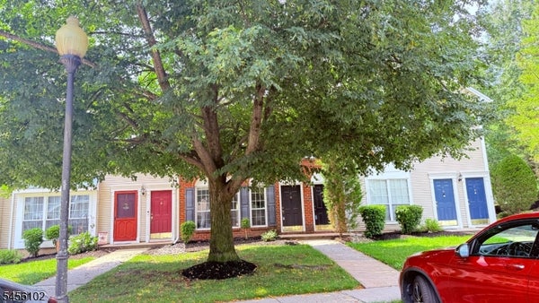6 AMETHYST WAY, FRANKLIN PARK, NJ 08823 - Image e2fe683a2f7fad034c95359cd6ff2883/1482401977