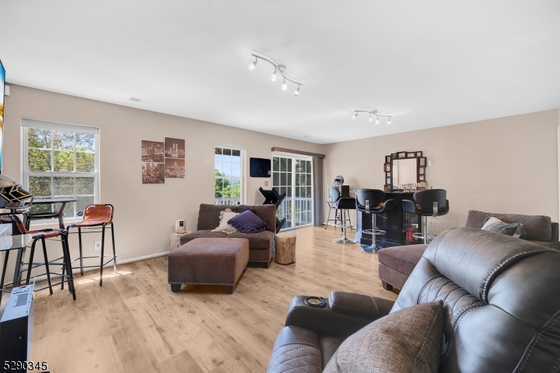 Summit Falls - Residential