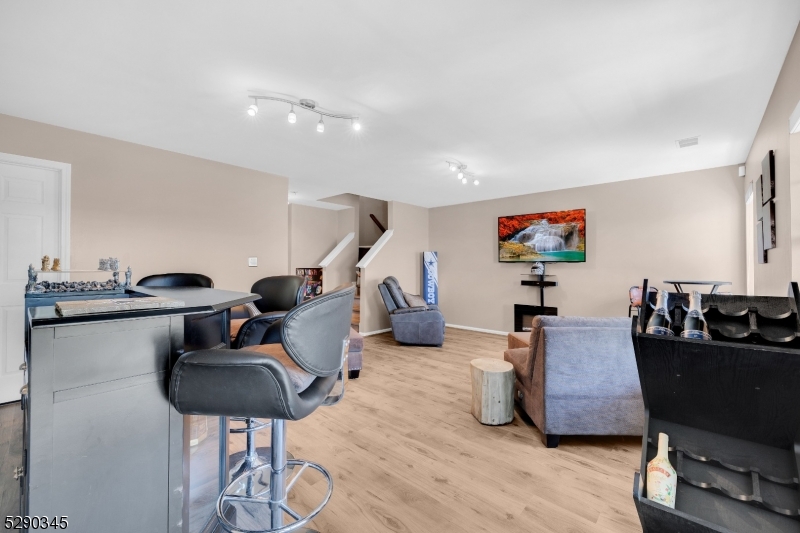 Summit Falls - Residential