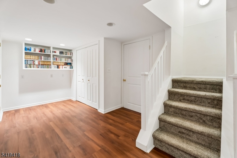 Murray Hill - Residential