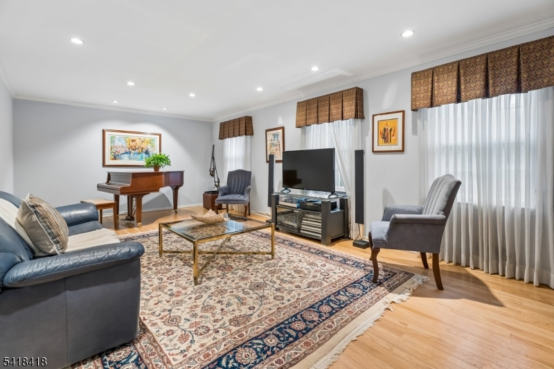 Murray Hill - Residential