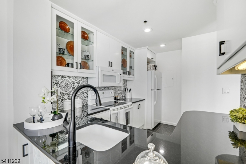 Riva Pointe - Residential