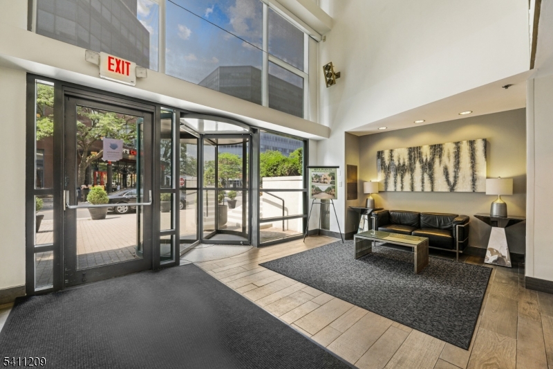 Riva Pointe - Residential