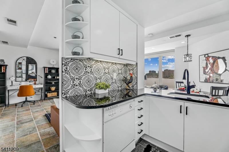 Riva Pointe - Residential