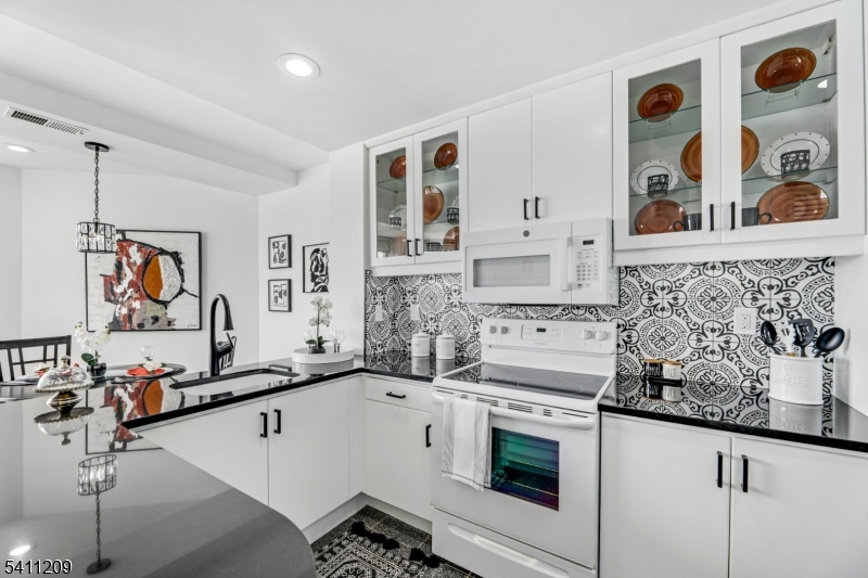 Riva Pointe - Residential