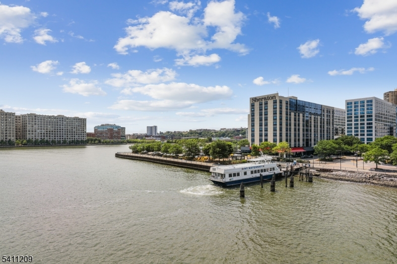 Riva Pointe - Residential