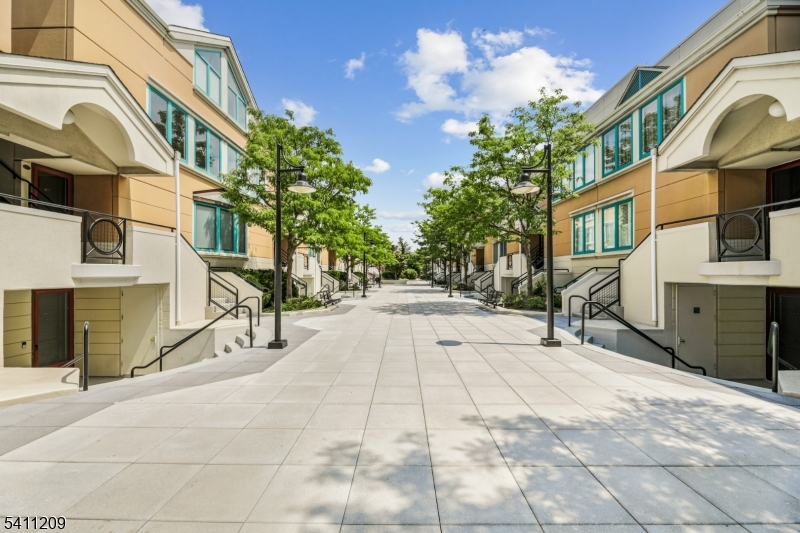 Riva Pointe - Residential