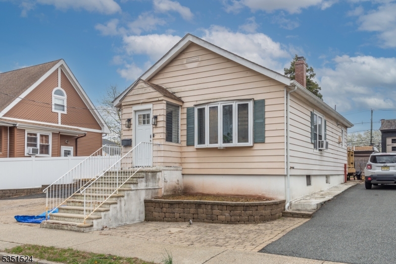 SINGLE FAMILY RENTAL - Residential Lease