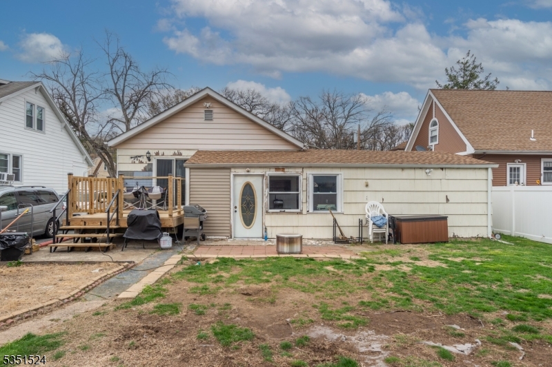 SINGLE FAMILY RENTAL - Residential Lease