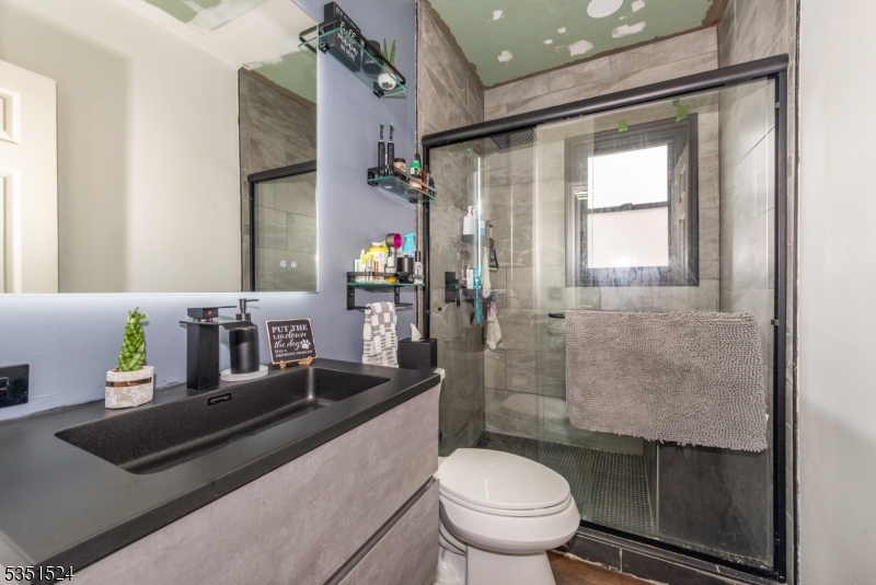 SINGLE FAMILY RENTAL - Residential Lease